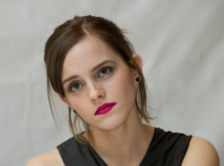 Emma Watson - The Perks of Being a Wallflower press conference portraits by Magnus Sundholm (Toronto, September 7, 2012) - 22xHQ 0Jbk40B0
