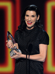 Julianna Margulies arrives at The 40th Annual People's Choice Awards at Nokia Theatre L.A. Live on January 8, 2014 in Los Angeles, California - 10xHQ 0TZmSxD8
