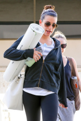 Lea Michele - leaving a yoga class in Hollywood, February 2, 2015 - 43xHQ 0f3Da4s0