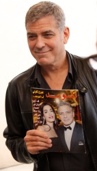 George Clooney - Tomorrowland press conference portraits (Beverly Hills, May 8, 2015) - 26xHQ 1CwxH3U5