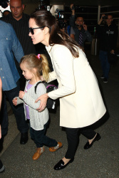 Angelina Jolie - LAX Airport - February 11, 2015 (185xHQ) 1ausJYwn