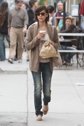 Jessica Alba - shopping in Beverly Hills (2010.02.19) - 18xHQ 2gjOmUt4