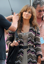 Jennifer Lopez - On the set of The Back-Up Plan in NYC (16.07.2009) - 120xHQ 3JHlSb1c