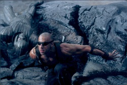 Vin Diesel, Karl Urban, David Twohy, Thandie Newton, Alexa Davalos, Colm Feore, Judi Dench - Промо стиль и постеры к фильму "The Chronicles of Riddick (Хроники Риддика)", 2004 (105xHQ) 3K0rQxRS