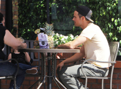 Josh Duhamel - Josh Duhamel - Out for lunch with his son in Santa Monica - April 27, 2015 - 30xHQ 3dQWnpzU