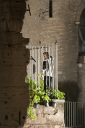 Justin Bieber - On set of 'Zoolander 2' in Rome, Italy - April 29, 2015 - 33xHQ 3mIpcR1U