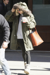 Sienna Miller - Out and about in New York City - February 11, 2015 (30xHQ) 43knssJH