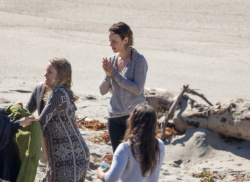 Rachel McAdams - on the set of 'True Detective' in Malibu - February 24, 2015 (25xHQ) 4i3R1Q7c