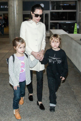 Angelina Jolie - LAX Airport - February 11, 2015 (185xHQ) 5EQ966Qp