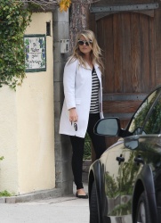 Ali Larter - Leaving The Walther School in West Hollywood - February 20, 2015 (25xHQ) 68z4vOBu