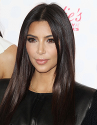 Kim Kardashian - at FOX's 2014 Teen Choice Awards in Los Angeles, California - 39xHQ 6PXWNMST