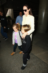 Angelina Jolie - LAX Airport - February 11, 2015 (185xHQ) 6PyxhVmG