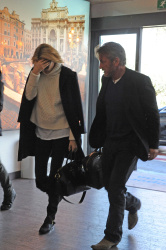 Sean Penn and Charlize Theron - depart from Rome after a Valentine's Day weekend - February 15, 2015 (37xHQ) 6yCEv7yV