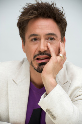 Robert Downey Jr. - The Soloist press conference portraits by Vera Anderson (Beverly Hills, April 3, 2009) - 20xHQ 7dytrfGG