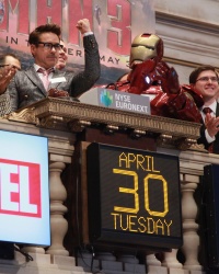 Robert Downey Jr. - Rings The NYSE Opening Bell In Celebration Of "Iron Man 3" 2013 - 24xHQ 8XpPgDiP