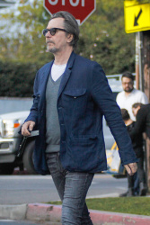 Gary Oldman - walks the streets of Los Feliz, as he heads to a movie production nearby - April 23, 2015 - 8xHQ 8bz15wxe