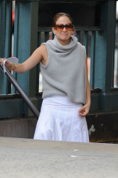 Jennifer Lopez - On the set of The Back-Up Plan in NYC (16.07.2009) - 120xHQ 97BOqlNF