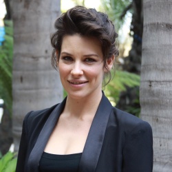 Evangeline Lilly - The Hobbit: The Desolation of Smaug press conference portraits by Munawar Hosain (Beverly Hills, December 3, 2013) - 25xHQ 9lEUPudt