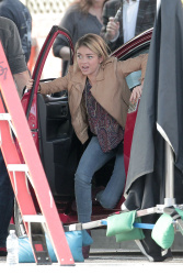 Sarah Hyland - Set of 'Modern Family' in Los Angeles, 8 января 2015 (10xHQ) BGuDlNuf