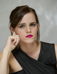 Emma Watson - The Perks of Being a Wallflower press conference portraits by Magnus Sundholm (Toronto, September 7, 2012) - 22xHQ D1DITPrP