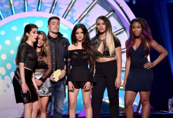 Fifth Harmony - at FOX's 2014 Teen Choice Awards in Los Angeles, California - 32xHQ E5CxZ8ZY