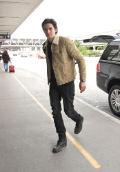 Ben Barnes - Ben Barnes - Departing From LAX Airport (January 29,2015) - 15xHQ FS6G0KxB