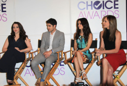 Rachel Bilson - attends the 2014 People's Choice Awards nominations announcement held at The Paley Center for Media on November 5, 2013 in Beverly Hills, California - 76xHQ GCBKSHIe