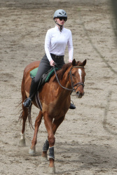 Iggy Azalea - Horseback riding lesson in LA - February 27, 2015 (20xHQ) GLHiGPrB