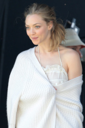 Amanda Seyfried - On the set of a photoshoot in Miami - February 14, 2015 (111xHQ) GhOYqpyp