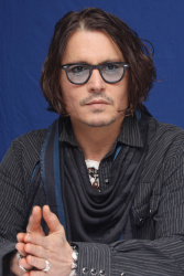 Johnny Depp - Dark Shadows press conference portraits by Vera Anderson (Los Angeles, April 29, 2012) - 27xHQ GkQg5irr