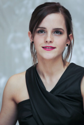 Emma Watson - The Perks of Being a Wallflower press conference portraits by Herve Tropea (Toronto, September 7, 2012) - 6xHQ HPYx7RSY