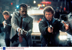 Mel Gibson - Mel Gibson, Danny Glover, Joe Pesci - Постеры и промо к фильму "Lethal Weapon 2 (Смертельное оружие 2)", 1989 (20xHQ) HZYQ5Cty
