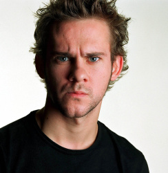 Dominic Monaghan - Unknown photoshoot - 4xHQ IF2ybkY9
