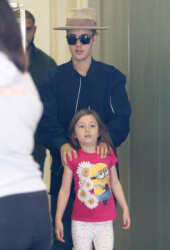 Justin Bieber - Seen out with Jazmyn in Los Angeles, California (2015.04.23) - 24xHQ IOVDjFNf