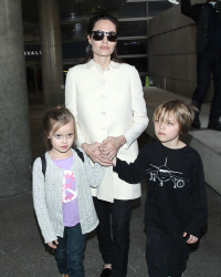 Angelina Jolie - LAX Airport - February 11, 2015 (185xHQ) Im77IBjm