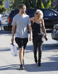 Calvin Harris and Rita Ora - out and about in Los Angeles - September 18, 2013 - 16xHQ J1a1SMhw