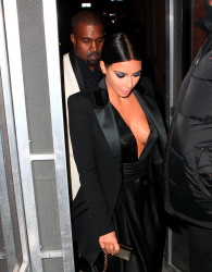 Kim Kardashian and Kanye West - In New York, 8 января 2015 (42xHQ) JLaPJV3t