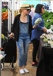 Naomi Watts - Farmers Market in Brentwood - February 1, 2015 - 8xHQ JePMmFxw