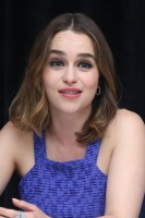 Эмилия Кларк (Emilia Clarke) 'Me Before You' Press Conference at the Ritz Carlton Hotel in New York City (May 21, 2016) - 57xНQ Kwkj1Yx1