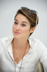Shailene Woodley - Divergent press conference portraits by Vera Anderson (Los Angeles, Beverly Hills, March 8, 2014) - 10xHQ M40qHiNU