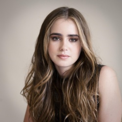 Lily Collins - "Priest" press conference portraits by Armando Gallo (Beverly Hills, May 1, 2011) - 28xHQ NK0Nnk7a