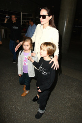 Angelina Jolie - LAX Airport - February 11, 2015 (185xHQ) O3sKQJLD