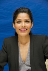 Freida Pinto - Freida Pinto - Immortals press conference portraits by Magnus Sundholm (Beverly Hills, October 29, 2011) - 11xHQ O4ymWn0s