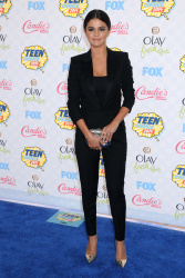 Selena Gomez - At the FOX's 2014 Teen Choice Awards, August 10, 2014 - 393xHQ PFxQR9np