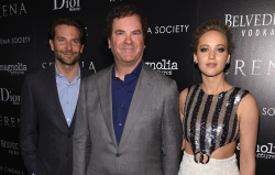 Jennifer Lawrence и Bradley Cooper - Attends a screening of 'Serena' hosted by Magnolia Pictures and The Cinema Society with Dior Beauty, Нью-Йорк, 21 марта 2015 (449xHQ) PXksZLPW