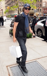 Ian Somerhalder - Out and About in New York City 2012.05.07 - 5xHQ Psri133a