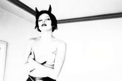 Milla Jovovich - Ellen von Unwerth Photoshoot 1997 for The Face - 16xHQ RblOllAQ