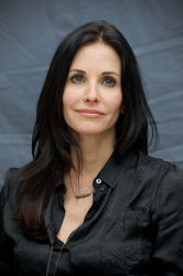 Courteney Cox - Cougar Town press conference portraits by Vera Anderson (Beverly Hills, October 29, 2010) - 8xHQ Ru5L7b5q