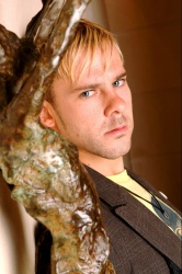 Dominic Monaghan - Unknown photoshoot - 3xHQ S2wOWpur