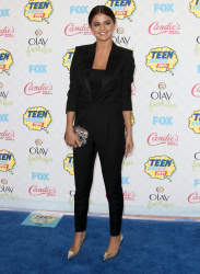 Selena Gomez - At the FOX's 2014 Teen Choice Awards, August 10, 2014 - 393xHQ S95jAeYR